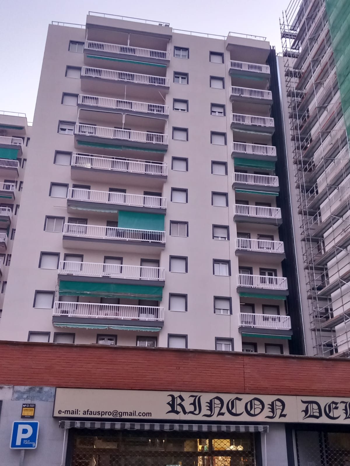 Edificio terminado con SATE — Granada