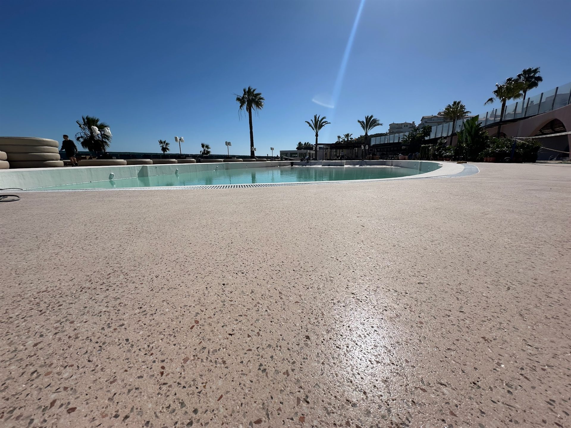 Detalle de arena cuarzo pigmentado Beach Feel
