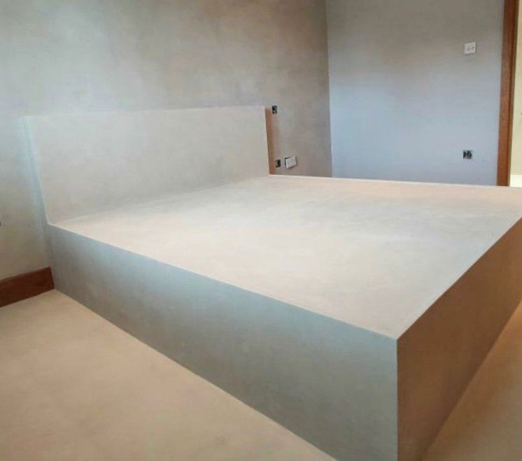 Suelo de microcemento continuo en vivienda Madrid