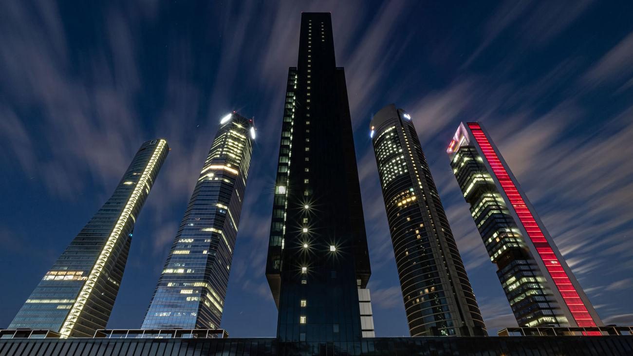 Torre Caleido (Cuatro Torres), Madrid — pavimento de hormigón con fibras de acero